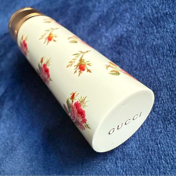 GUCCI ROUGE À LÈVRES VOILE – GOLDIE RED 25 | VINTAGE FLORAL - Picture 6 of 17